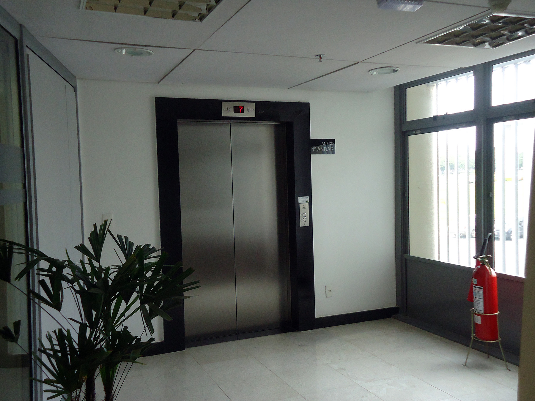 Home - Basic Elevadores 15 elevador-comercial